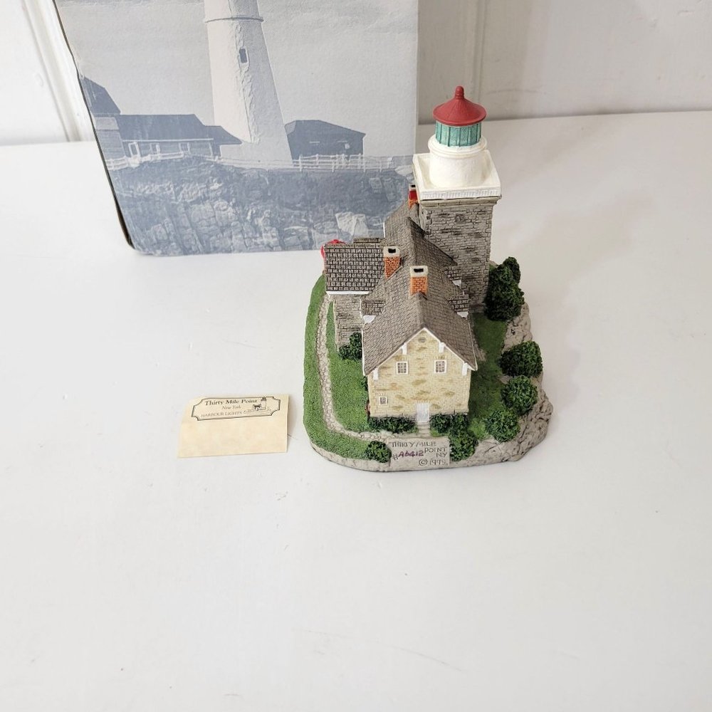 Harbour Lights 30 Mile Point New York #414 Lighthouse Figurine - Picture 3 of 5